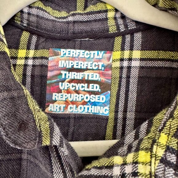 🔥 Upcycled Hawk Sleeveless Flannel – “Whoa Black Betty” Back Graphic – Size M - Picture 4 of 5
